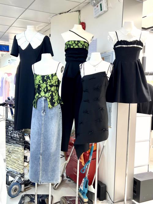 廣州十三行服裝批發(fā)市場高檔簡約風(fēng)