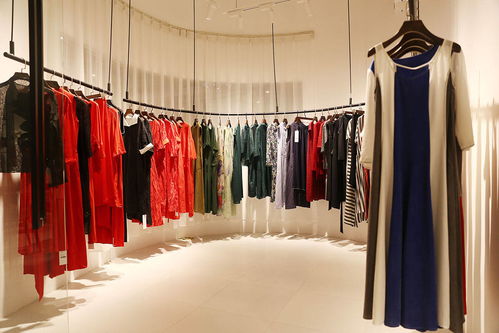 初秋不會穿搭 收藏南油服裝批發市場這7家原創品牌店鋪就行啦