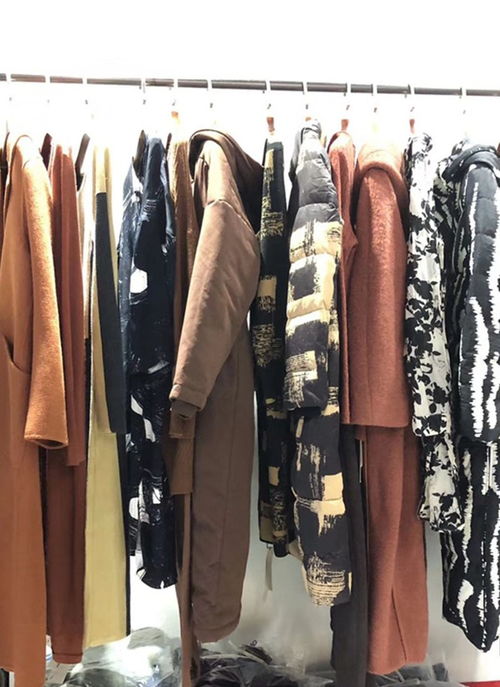 北鎮(zhèn)一二線(xiàn)品牌折扣女裝尾貨一手供貨與鞋帽批發(fā)